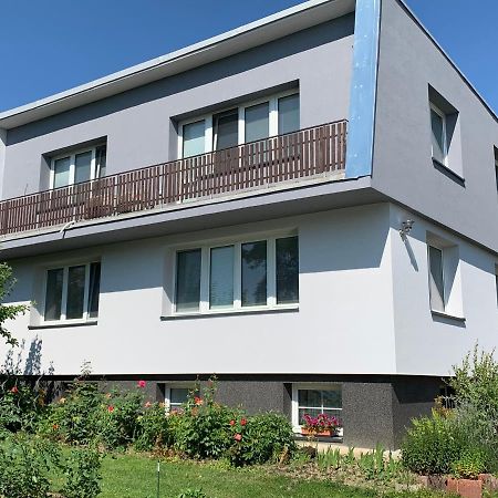 Pension Milada Klecany ภายนอก รูปภาพ