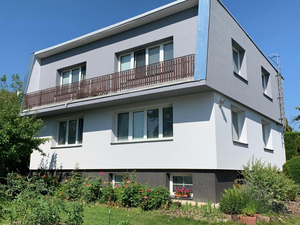 Pension Milada Klecany ภายนอก รูปภาพ