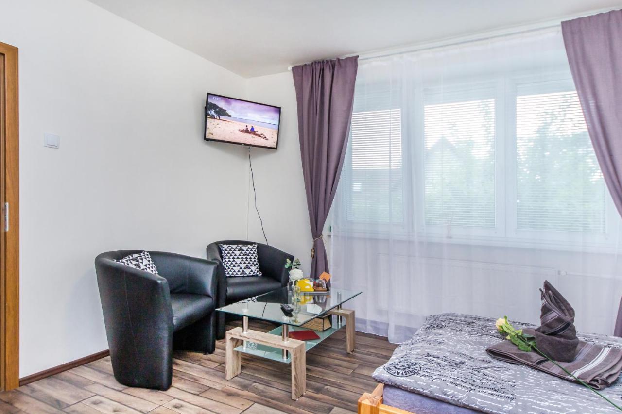 Pension Milada Klecany ภายนอก รูปภาพ