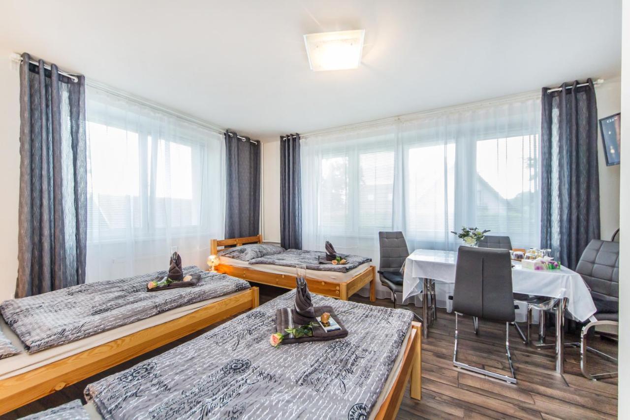 Pension Milada Klecany ภายนอก รูปภาพ